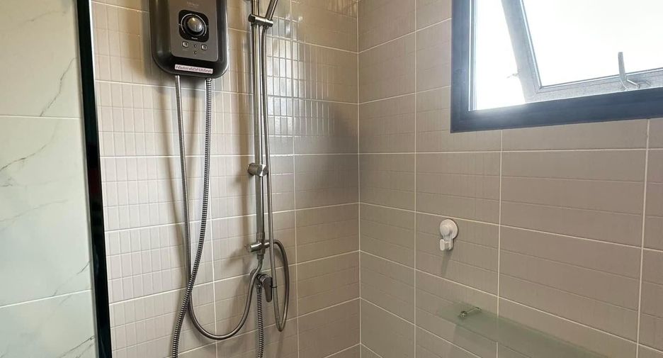 For rent 3 bedrooms house in Lat Krabang, Bangkok