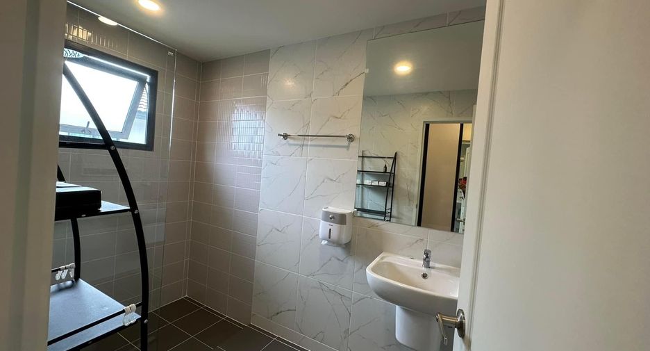 For rent 3 bedrooms house in Lat Krabang, Bangkok