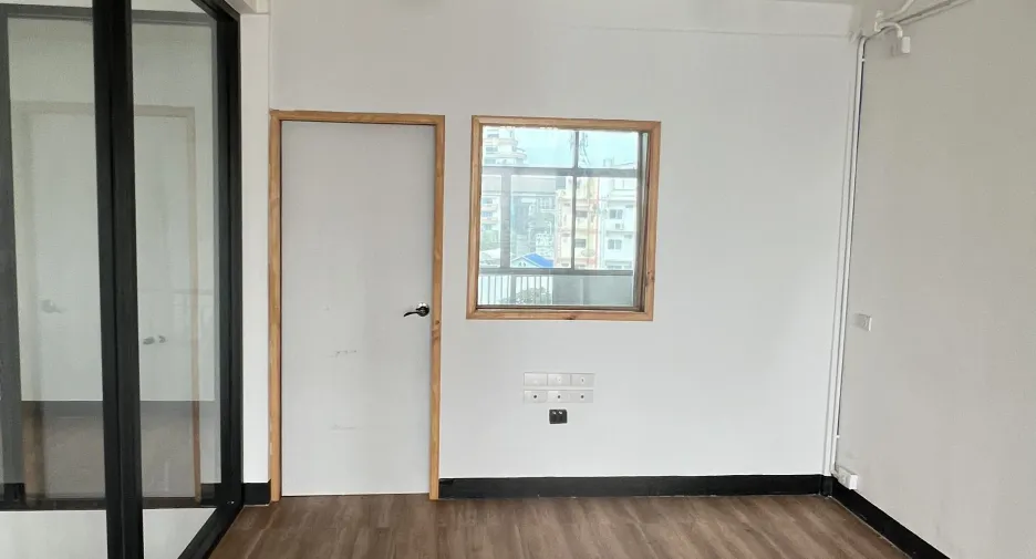 For rent 5 bedrooms office in Phra Khanong, Bangkok