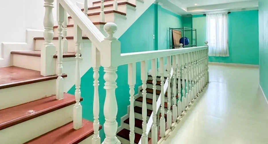 For rent 3 bedrooms townhouse in Phra Khanong, Bangkok