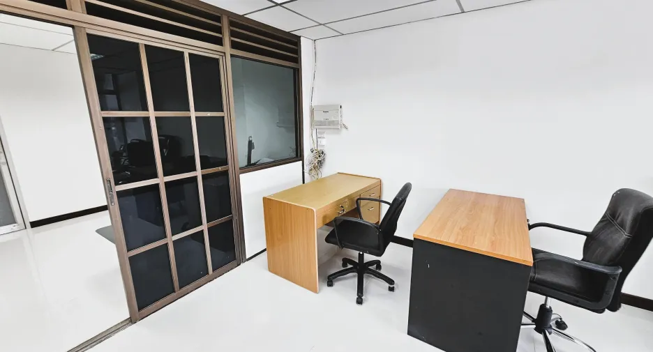 À louer bureau à Bang Rak, Bangkok