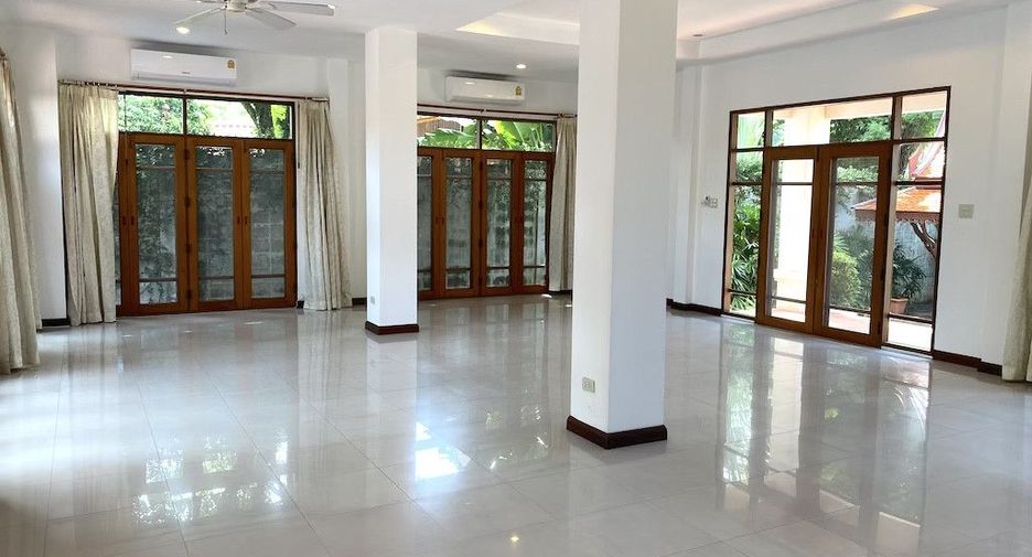 À louer 5 chambres maison à Suan Luang, Bangkok