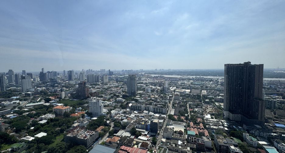 For rent 2 bedrooms condo in Khlong Toei, Bangkok