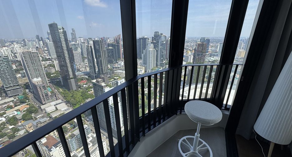 For rent 2 bedrooms condo in Khlong Toei, Bangkok