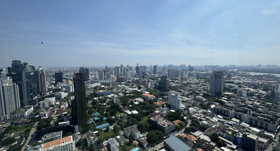 For rent 2 bedrooms condo in Khlong Toei, Bangkok