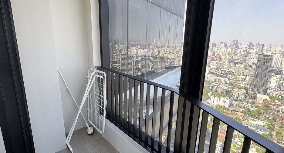 For rent 2 bedrooms condo in Khlong Toei, Bangkok