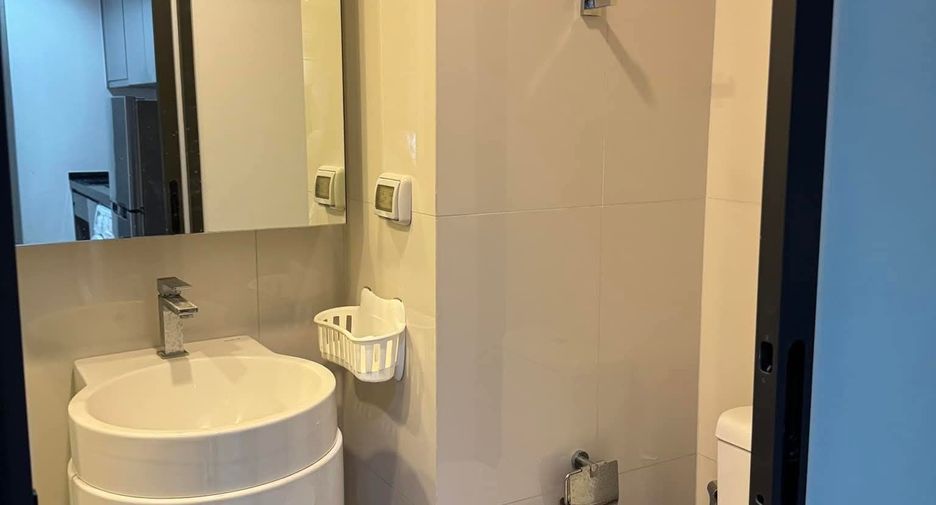 For rent studio condo in Huai Khwang, Bangkok