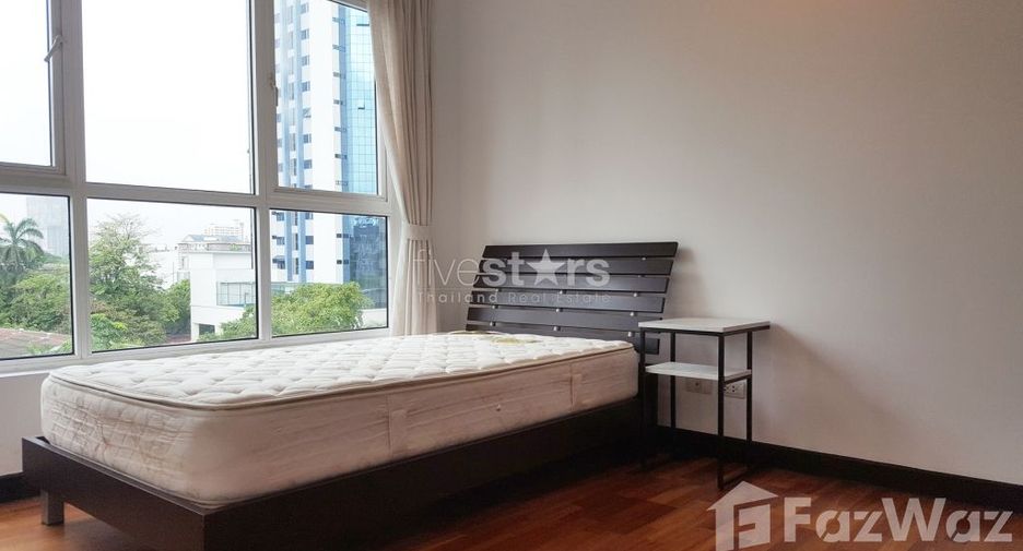 For rent 4 bedrooms condo in Watthana, Bangkok