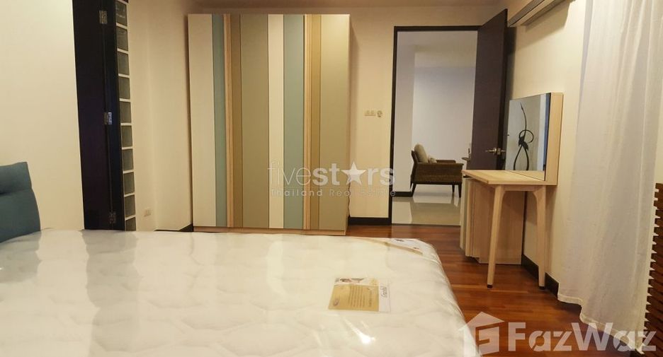 For rent 4 bedrooms condo in Watthana, Bangkok