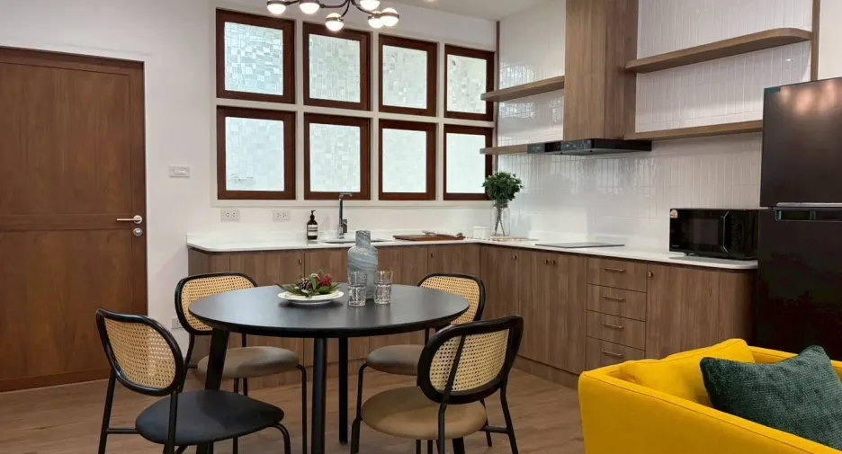 For rent 3 bedrooms townhouse in Watthana, Bangkok