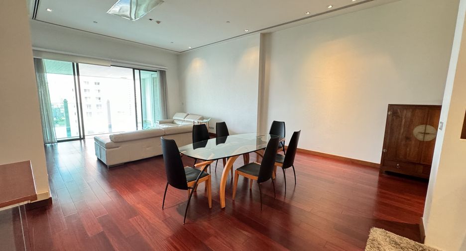 For rent 3 bedrooms condo in Watthana, Bangkok