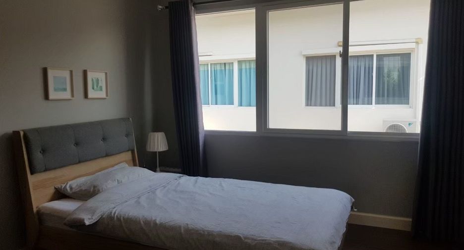 For rent 3 bedrooms townhouse in Prawet, Bangkok