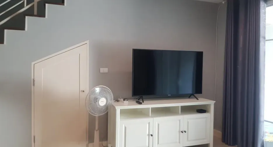 For rent 3 bedrooms townhouse in Prawet, Bangkok