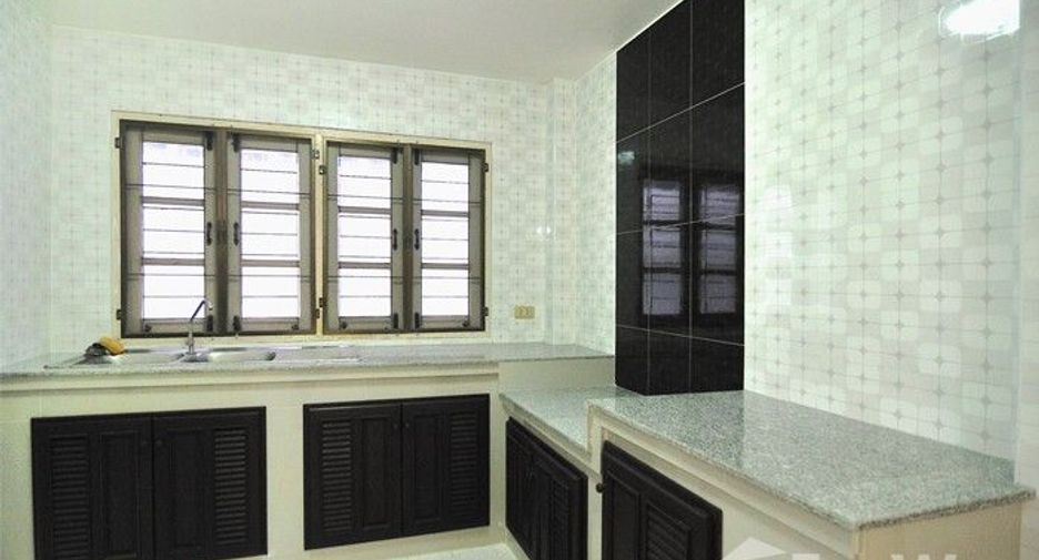 Reihenhaus zur Miete mit 3 Zimmer in Bang Khen, Bangkok