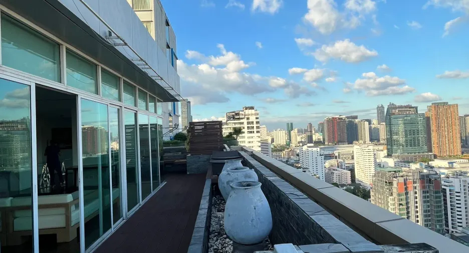 For rent 3 ベッドルーム condo in Watthana, Bangkok
