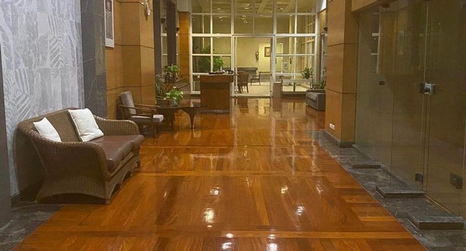 For rent 2 bedrooms condo in Khlong San, Bangkok