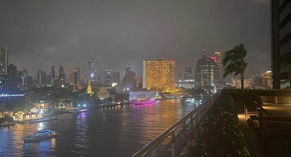 For rent 2 bedrooms condo in Khlong San, Bangkok