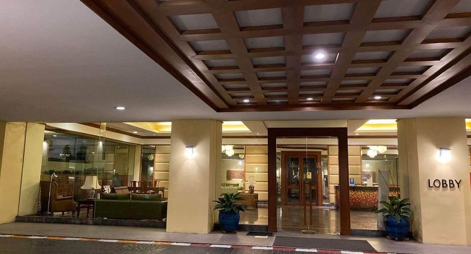 For rent 2 bedrooms condo in Khlong San, Bangkok