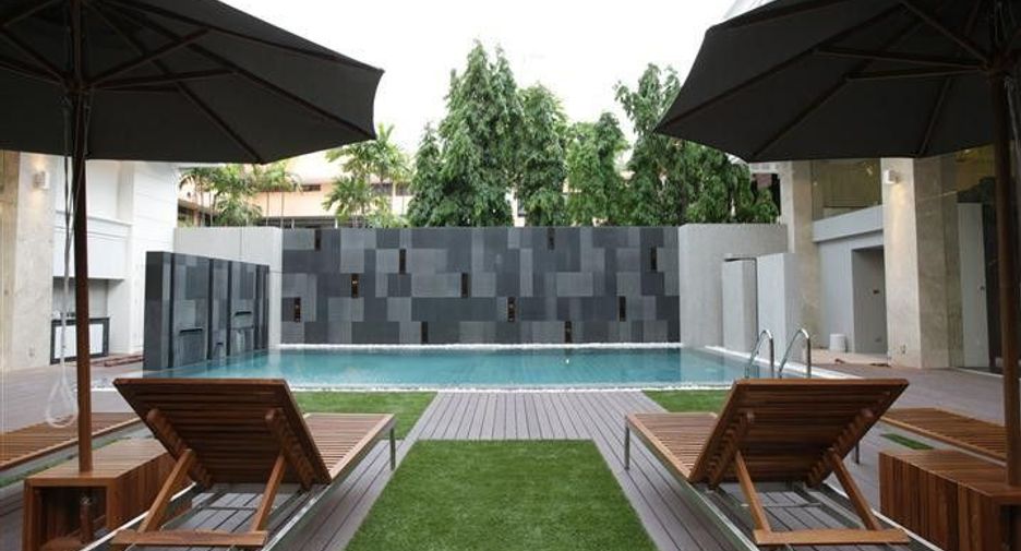 For rent 3 bedrooms condo in Sathon, Bangkok