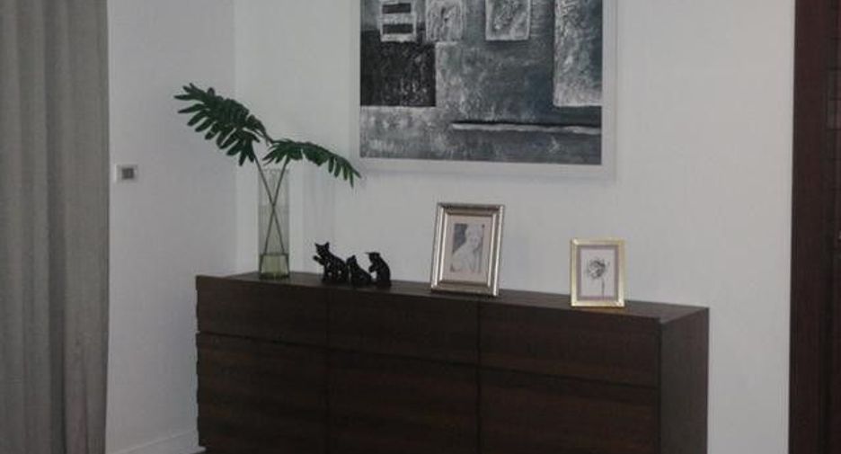 For rent 3 bedrooms condo in Sathon, Bangkok