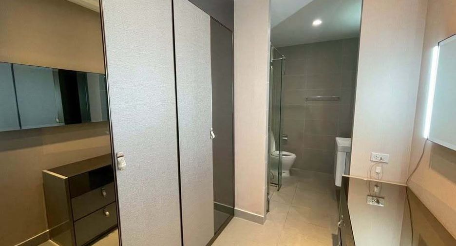 For rent studio condo in Pathum Wan, Bangkok