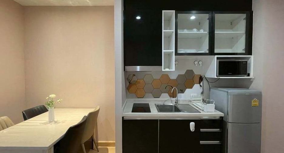 For rent studio condo in Pathum Wan, Bangkok