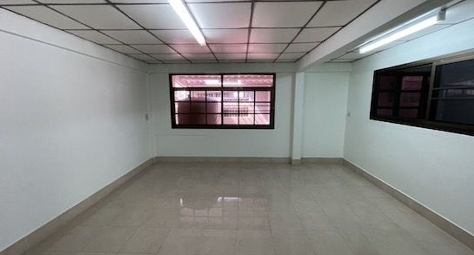 出租 7 卧室 联排别墅 在 Yan Nawa, 曼谷