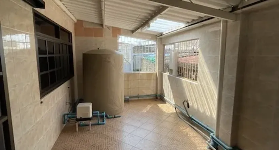 For rent 7 bedrooms townhouse in Yan Nawa, Bangkok