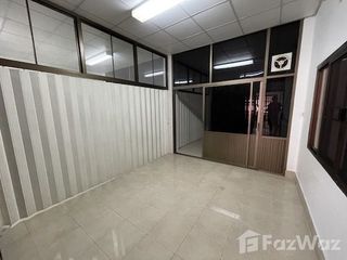 For rent 7 bedrooms townhouse in Yan Nawa, Bangkok