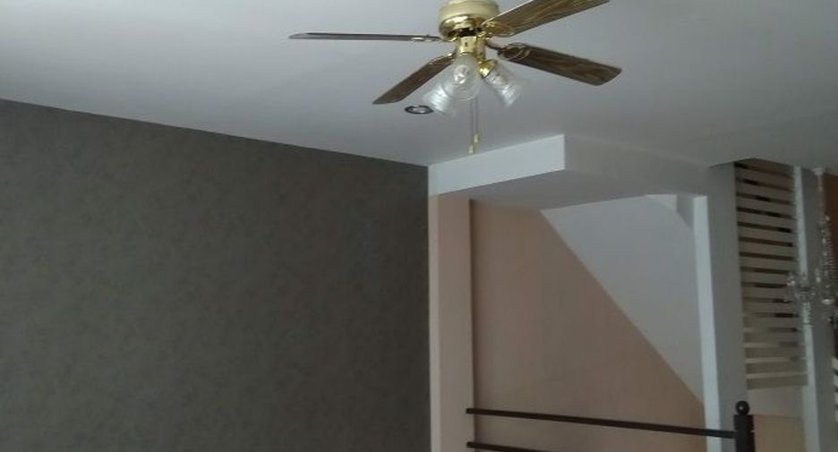 For rent 3 bedrooms townhouse in Bueng Kum, Bangkok