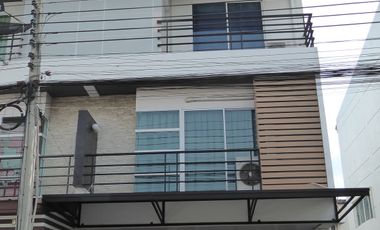 For rent 3 bedrooms townhouse in Bueng Kum, Bangkok