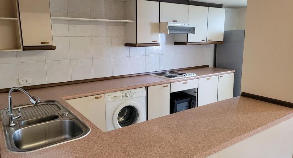 For rent 2 bedrooms condo in Watthana, Bangkok