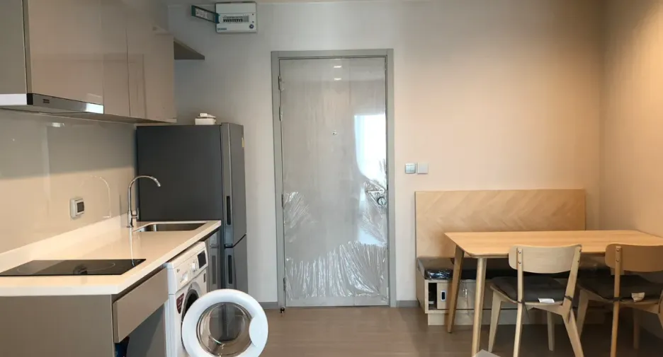 For rent 1 bed condo in Phra Khanong, Bangkok