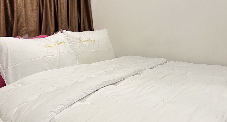 For rent 3 bedrooms condo in Watthana, Bangkok
