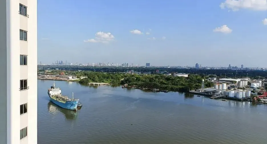 Condo en alquiler de 3 habitaciones en Yan Nawa, Bangkok