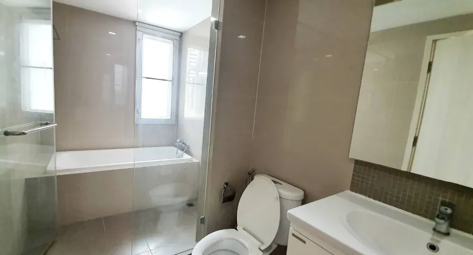 For rent 2 bedrooms condo in Watthana, Bangkok