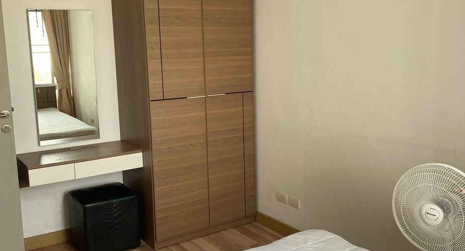 For rent 2 bedrooms condo in Phra Khanong, Bangkok