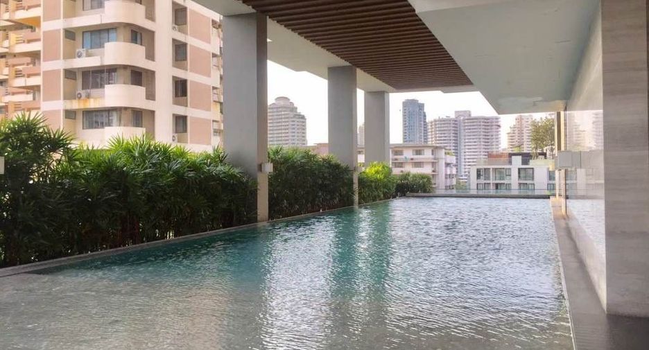 For rent 2 bedrooms condo in Khlong Toei, Bangkok