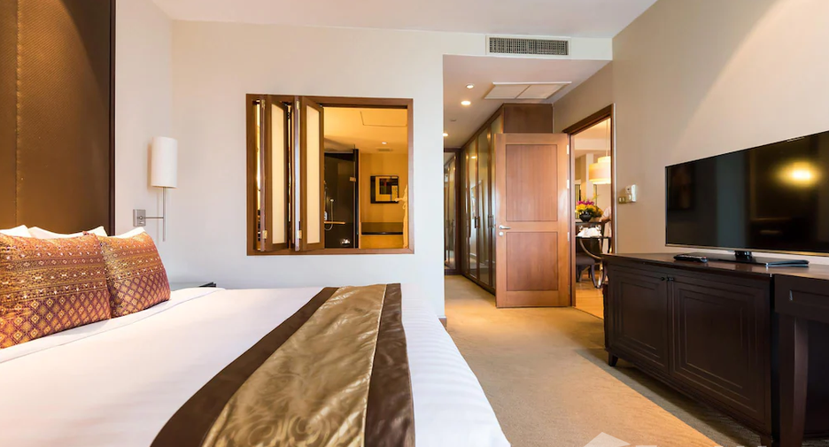 For rent 2 bedrooms condo in Sathon, Bangkok