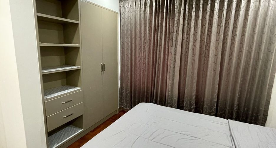 For rent 2 ベッドルーム condo in Yan Nawa, Bangkok