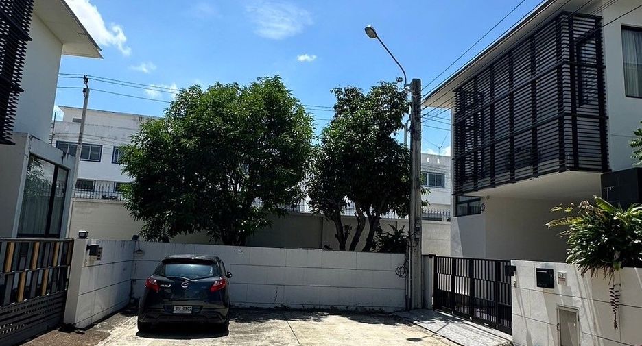 À louer 3 chambres maison à Bang Phli, Samut Prakan