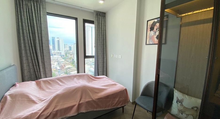 For rent 2 bedrooms condo in Bang Rak, Bangkok