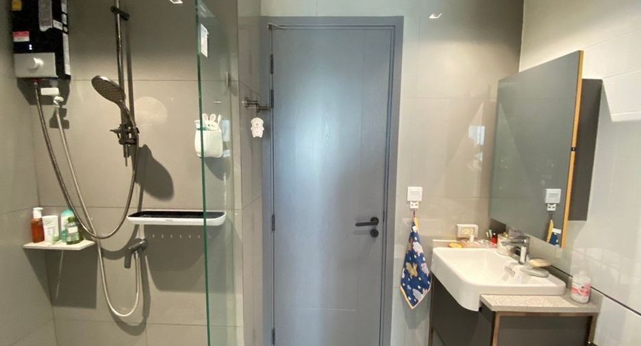 Wohnung zur Miete mit 2 Zimmer in Bang Rak, Bangkok