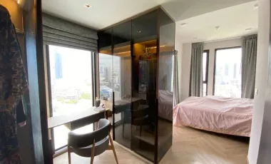 For rent 2 bedrooms condo in Bang Rak, Bangkok
