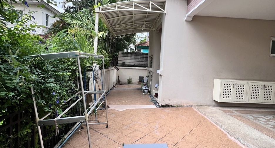 Haus zur Miete mit 4 Zimmer in Mueang Samut Prakan, Samut Prakan