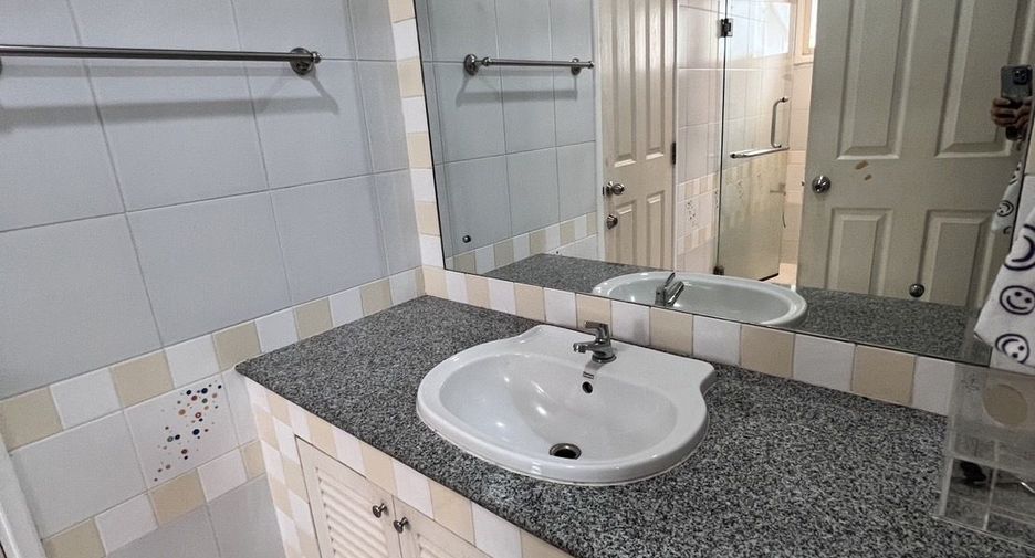 Haus zur Miete mit 4 Zimmer in Mueang Samut Prakan, Samut Prakan