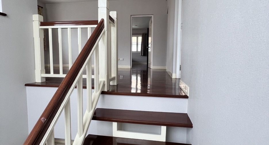 Haus zur Miete mit 4 Zimmer in Mueang Samut Prakan, Samut Prakan