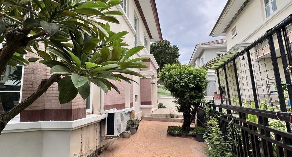 Haus zur Miete mit 4 Zimmer in Mueang Samut Prakan, Samut Prakan