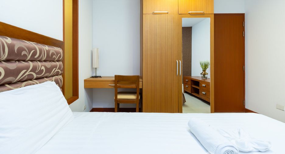For rent 3 bedrooms apartment in Bang Na, Bangkok