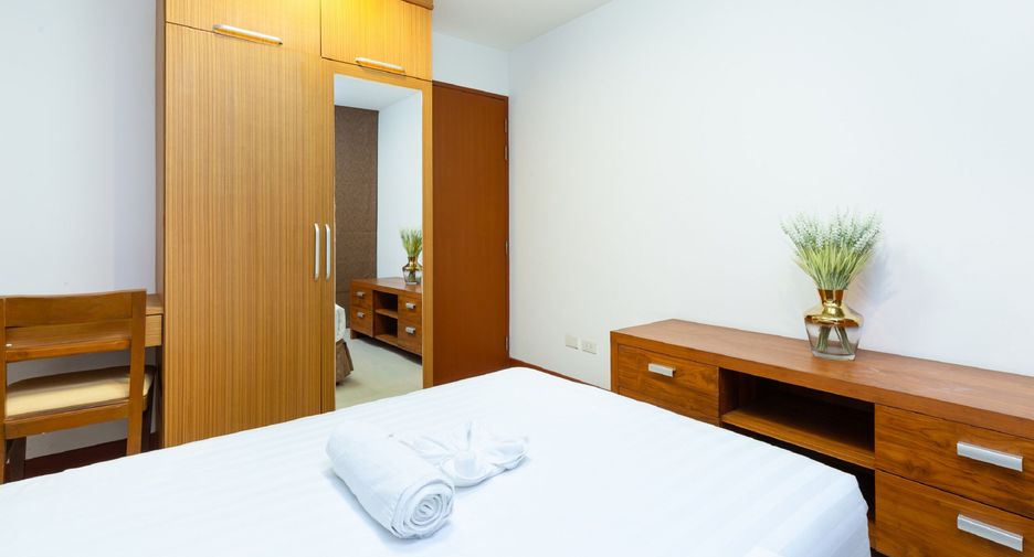 For rent 3 bedrooms apartment in Bang Na, Bangkok